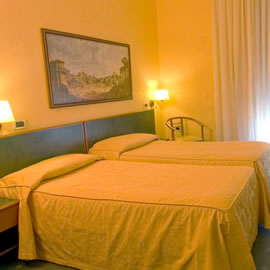  camera tripla hotel economico